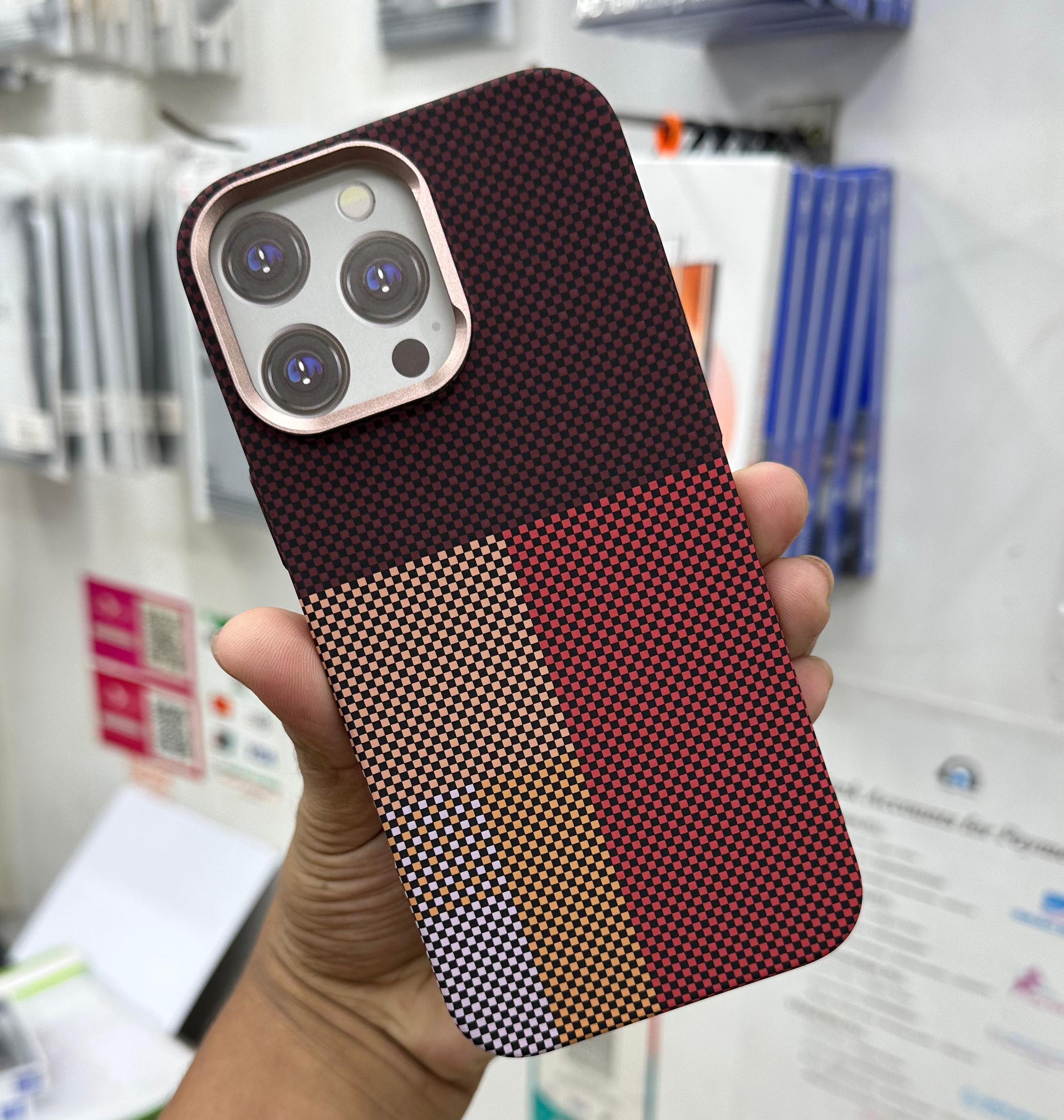 Luxo Life Magsafe Carbon Hard Case for iPhone